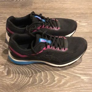 Women’s running shoes. Asics, U.S. size 8.5. Lightly used. Good condition.